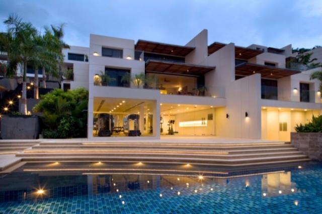 Why Udaipur is the Best Place to Book a Villa with a Swimming Pool